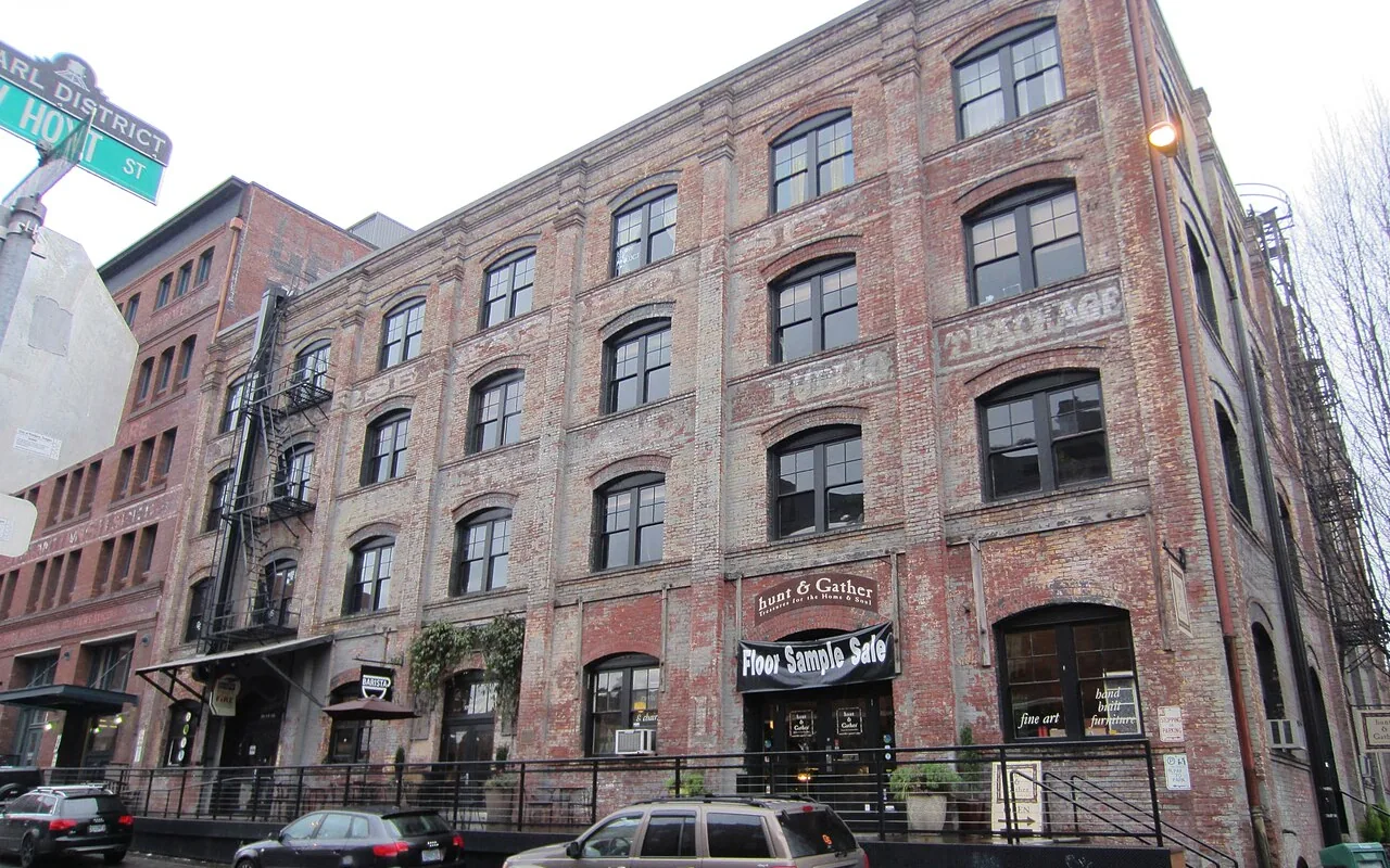 Historic Portland commercial building repainted by G & F Painting